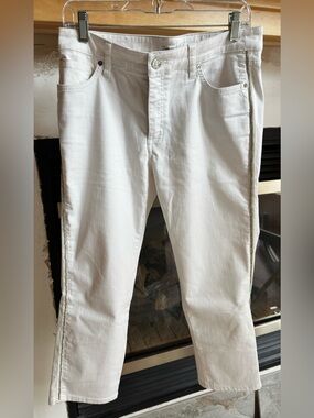 Tommy Bahama White Cropped Jeans rhinestone sides 8x24